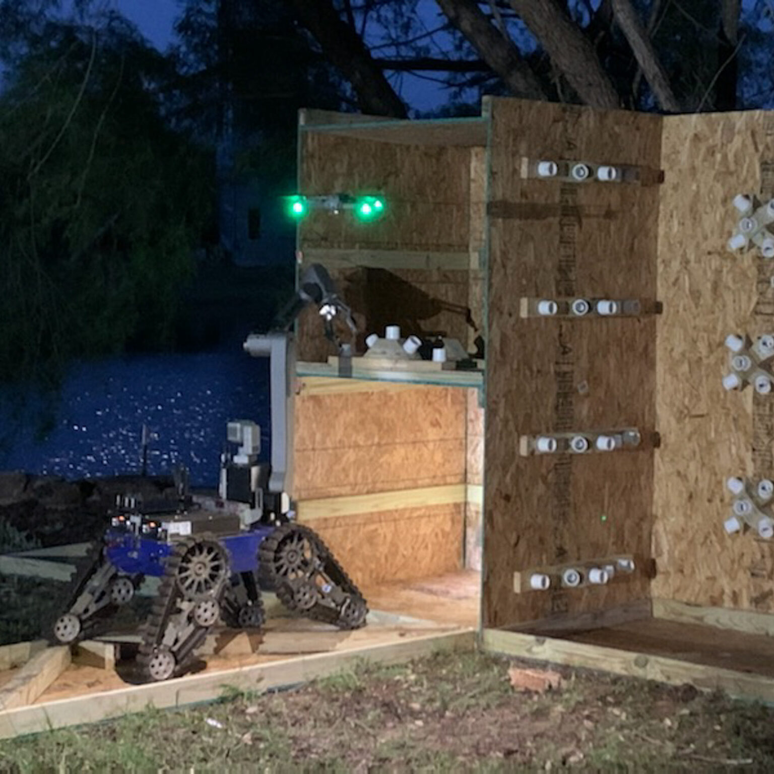 Autonomous navigation test environment with obstacles and waypoints